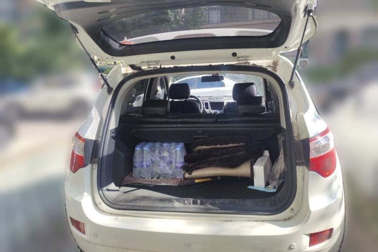Used CHANGAN CS35 2014 1.6L Automatic Luxury Model China IV Standard Trunk