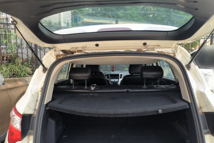 Used CHANGAN CS35 2014 1.6L Automatic Luxury Model China IV Standard Trunk