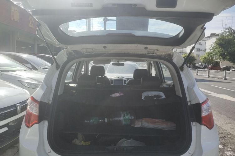 Used CHANGAN CS35 2014 1.6L Manual Luxury Model China IV Standard Trunk