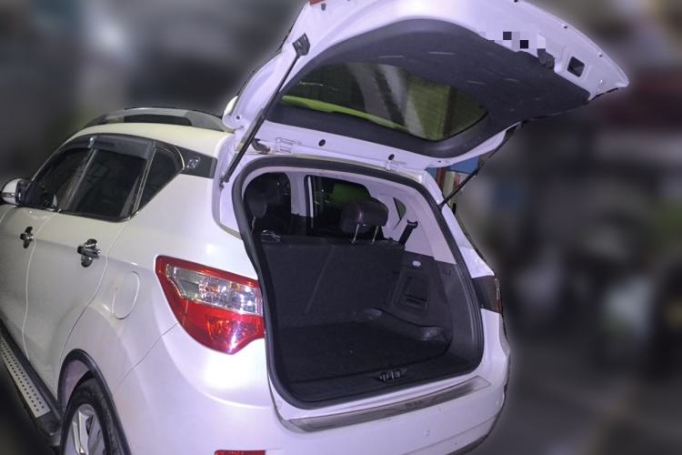 Used CHANGAN CS35 2014 1.6L Automatic Luxury Navigation Model China IV Standard Trunk