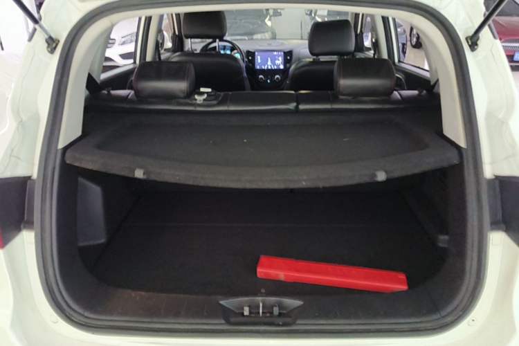 Used CHANGAN CS35 2014 1.6L Automatic Luxury Model China IV Standard Trunk