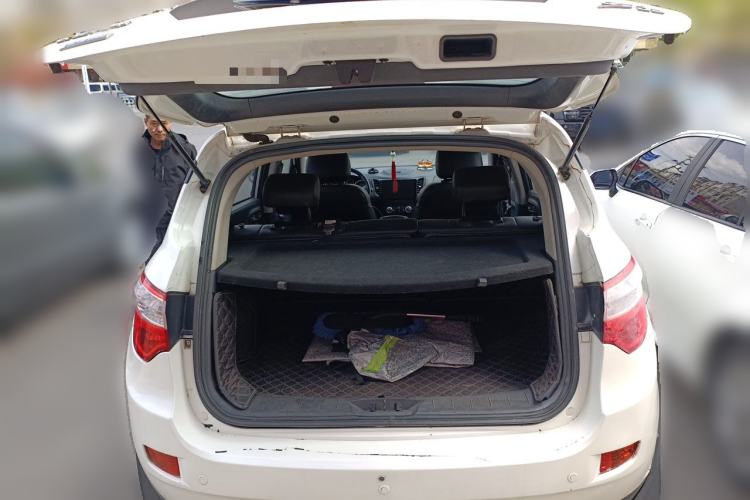 Used CHANGAN CS35 2014 1.6L Manual Luxury Model China IV Standard Trunk