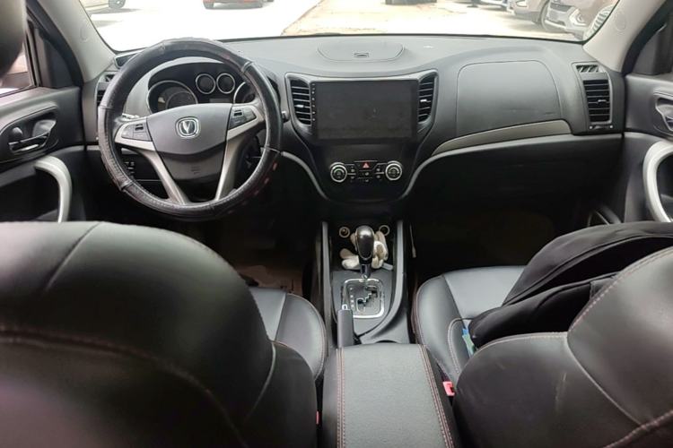 Used CHANGAN CS35 2014 1.6L Automatic Luxury Model China IV Standard Center Console
