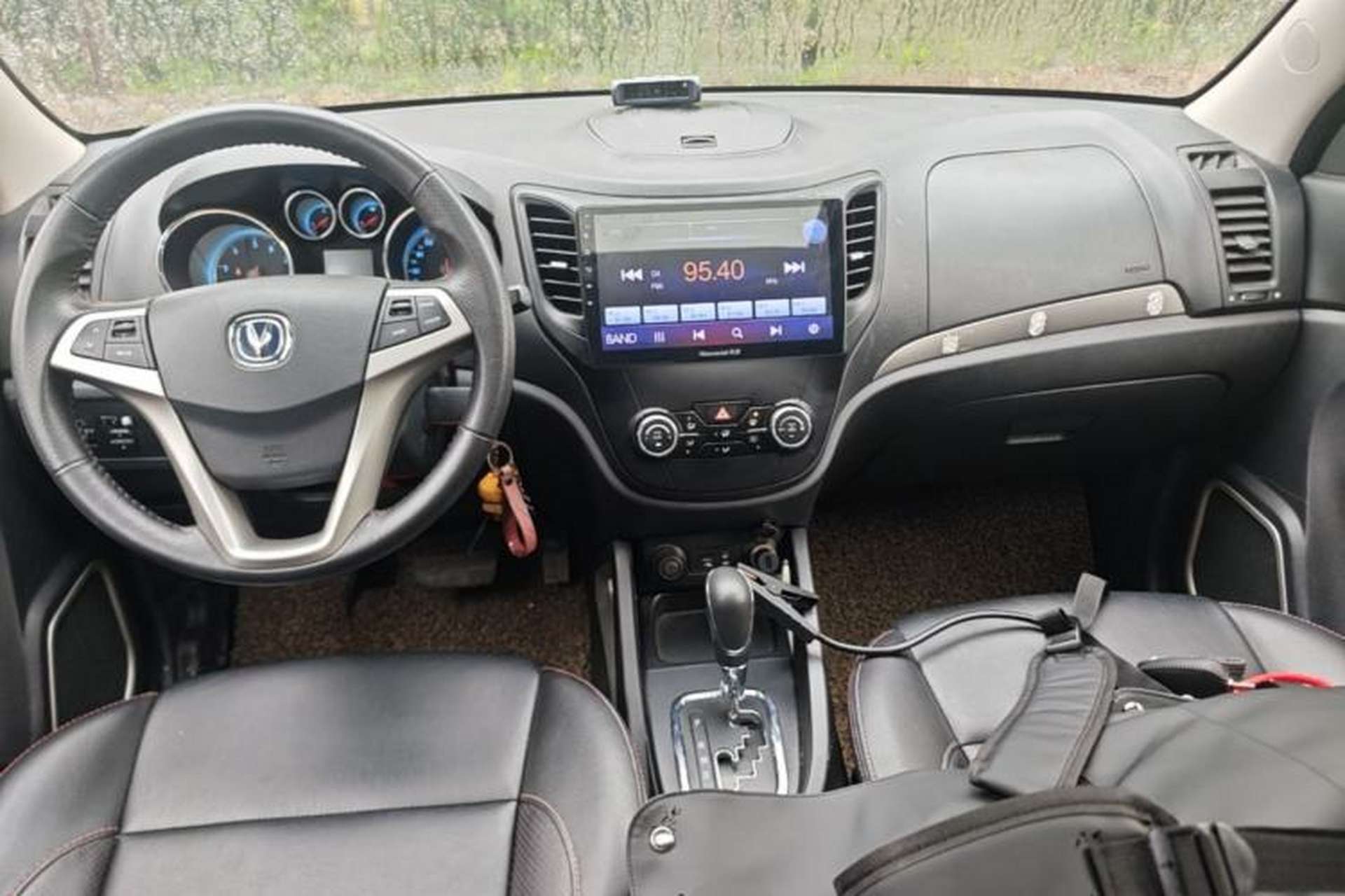 Used CHANGAN CS35 2014 1.6L Automatic Luxury Model China IV Standard Center Console