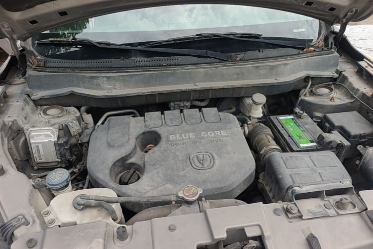 Used CHANGAN CS35 2014 1.6L Automatic Luxury Model China IV Standard Engine Bay