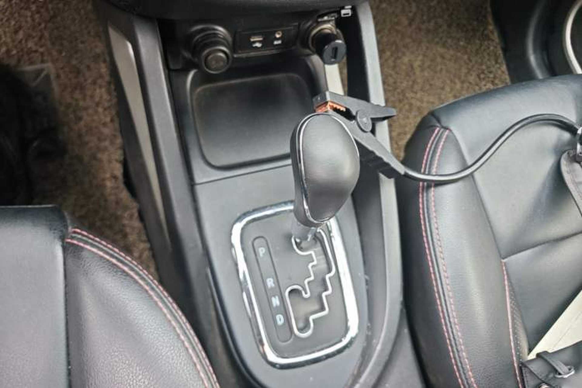 Used CHANGAN CS35 2014 1.6L Automatic Luxury Model China IV Standard Gear Lever