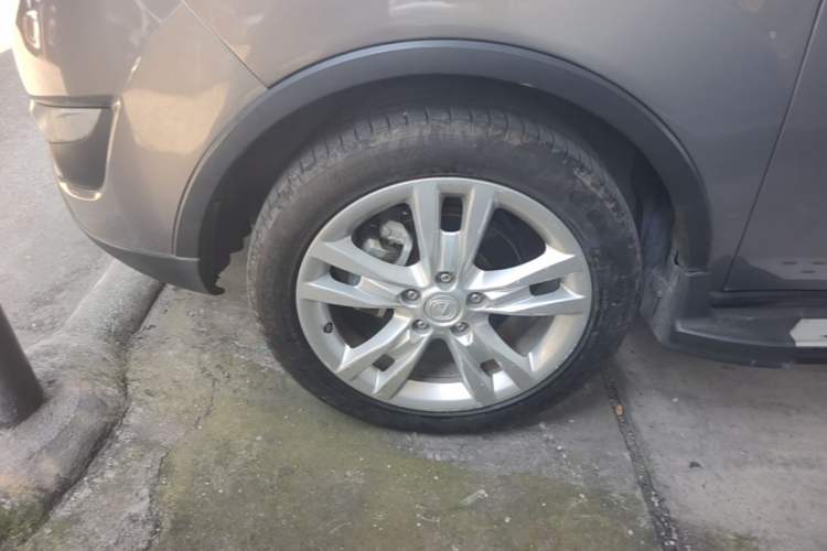 Used CHANGAN CS35 2014 1.6L Automatic Luxury Model China IV Standard Left Front Wheel Hub