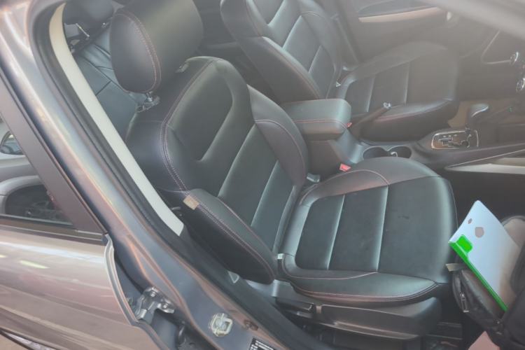 Used CHANGAN CS35 2014 1.6L Automatic Luxury Model China IV Standard Right Front Seat
