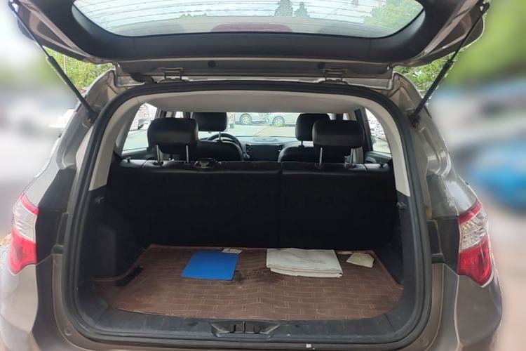 Used CHANGAN CS35 2014 1.6L Automatic Luxury Model China IV Standard Trunk