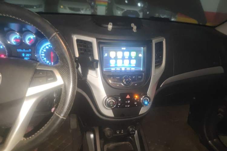 Used CHANGAN CS35 2015 1.6L Manual Luxury Model China IV Standard Audio And AC Panel