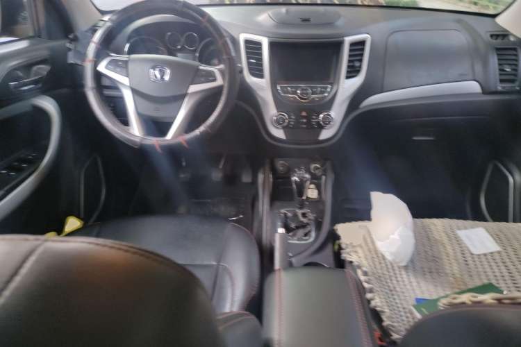 Used CHANGAN CS35 2015 1.6L Manual Luxury Model China IV Standard Center Console