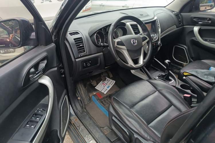Used CHANGAN CS35 2015 1.6L Manual Luxury Model China IV Standard Driver Seat