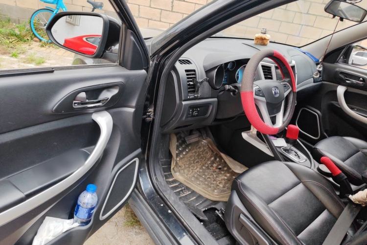 Used CHANGAN CS35 2015 1.6L Automatic Luxury Model China V Standard Driver Seat