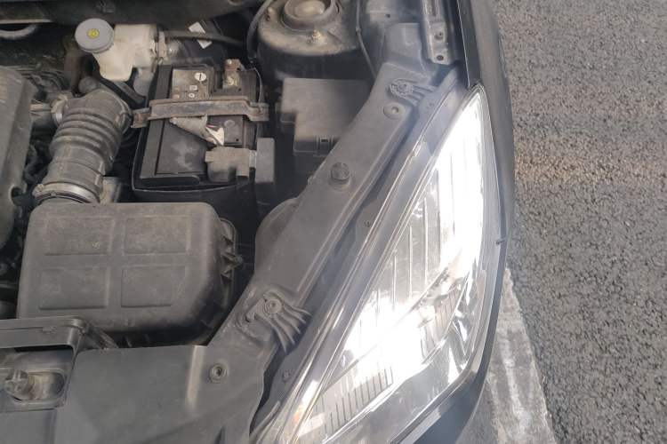 Used CHANGAN CS35 2015 1.6L Manual Luxury Model China IV Standard Engine Bay Left