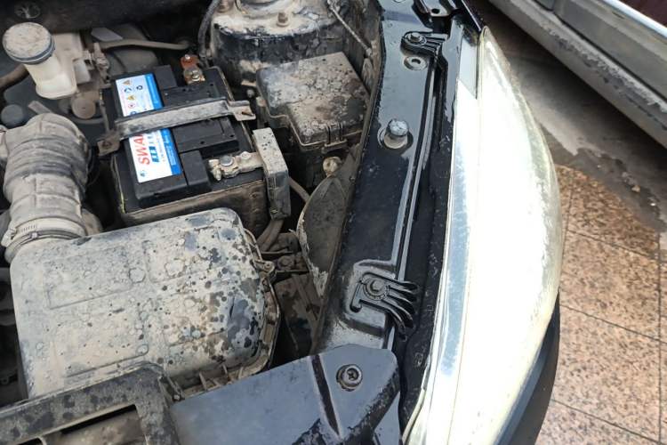 Used CHANGAN CS35 2015 1.6L Manual Luxury Model China IV Standard Engine Bay Left