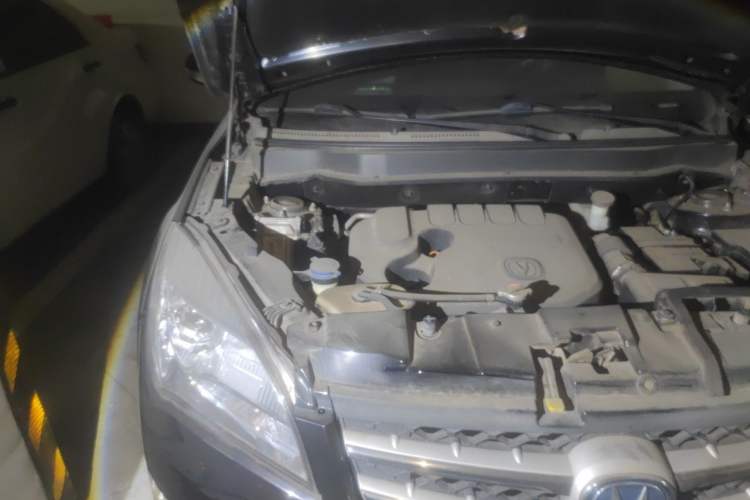 Used CHANGAN CS35 2015 1.6L Manual Luxury Model China IV Standard Engine Bay Right