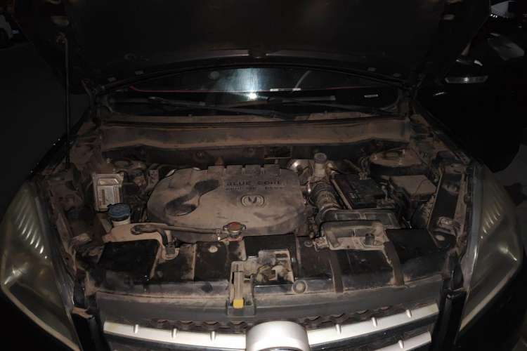 Used CHANGAN CS35 2015 1.6L Manual Luxury Model China IV Standard Engine Bay