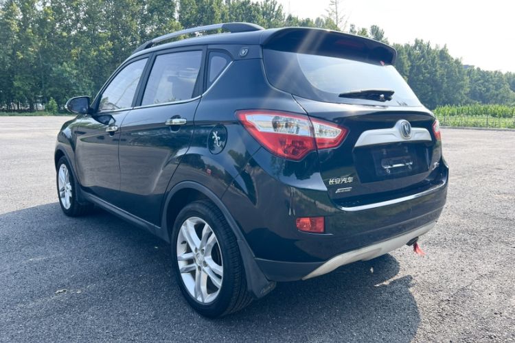Used CHANGAN CS35 2015 1.6L Automatic Luxury Model China V Standard Exterior 3