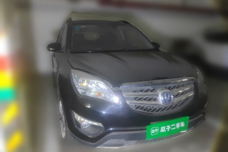 Used CHANGAN CS35 2015 1.6L Manual Luxury Model China IV Standard Front Right 45 Deg