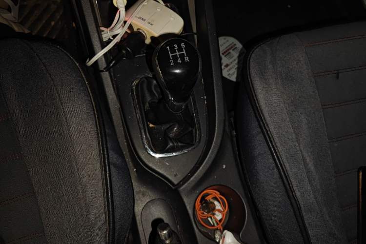 Used CHANGAN CS35 2015 1.6L Manual Luxury Model China IV Standard Gear Lever