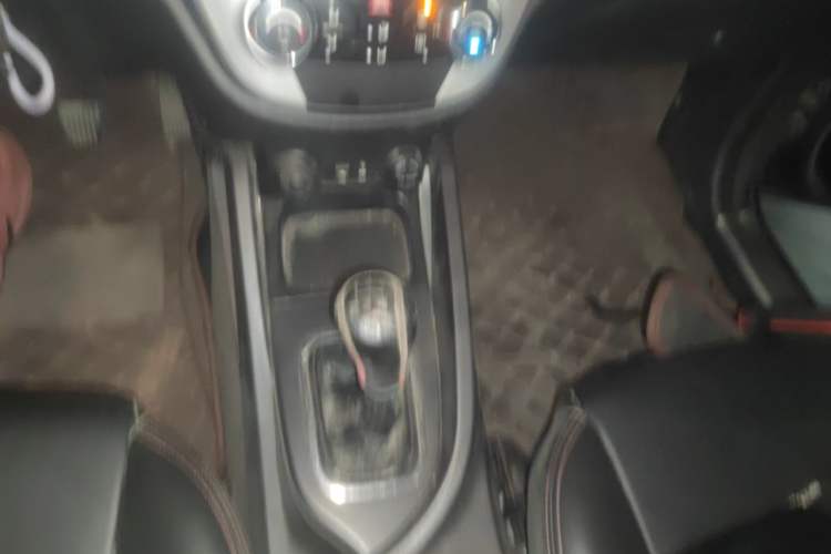 Used CHANGAN CS35 2015 1.6L Manual Luxury Model China IV Standard Gear Lever