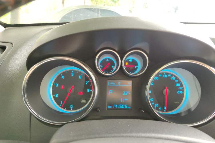 Used CHANGAN CS35 2015 1.6L Automatic Luxury Model China V Standard Instrument Cluster