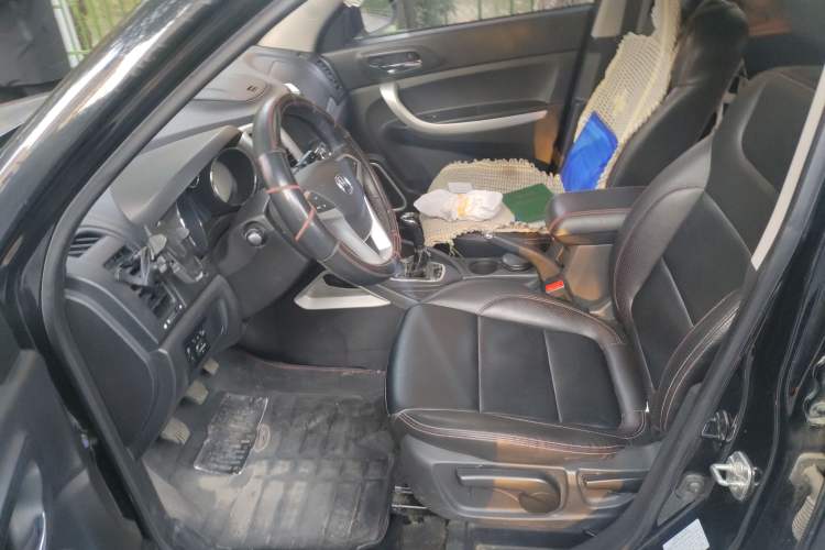 Used CHANGAN CS35 2015 1.6L Manual Luxury Model China IV Standard Left Front Seat