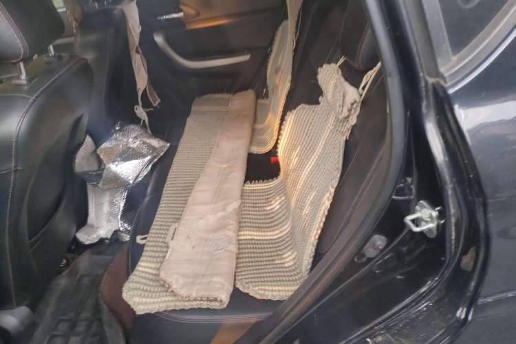 Used CHANGAN CS35 2015 1.6L Manual Luxury Model China IV Standard Left Rear Seat