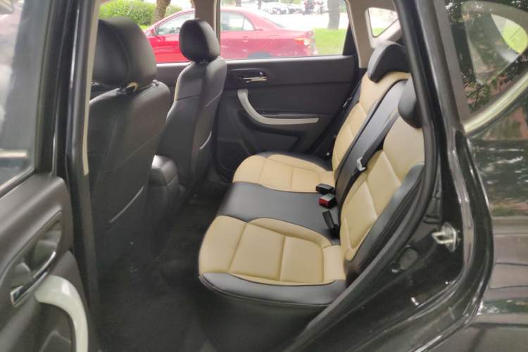 Used CHANGAN CS35 2015 1.6L Automatic Luxury Model China V Standard Left Rear Seat