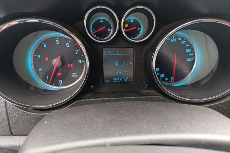 Used CHANGAN CS35 2015 1.6L Manual Luxury Model China IV Standard Odometer Close Up