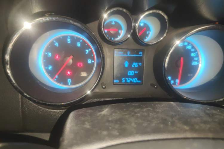 Used CHANGAN CS35 2015 1.6L Manual Luxury Model China IV Standard Odometer Close Up