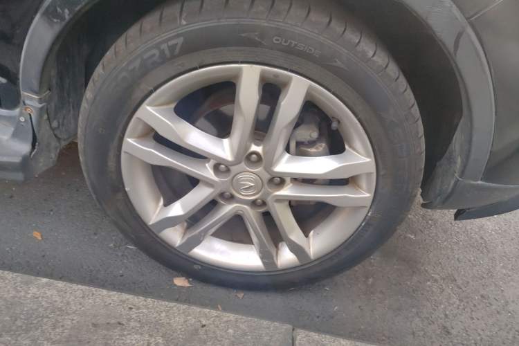 Used CHANGAN CS35 2015 1.6L Manual Luxury Model China IV Standard Right Front Wheel Hub