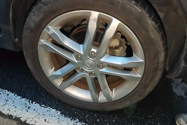 Used CHANGAN CS35 2015 1.6L Manual Luxury Model China IV Standard Right Front Wheel Hub