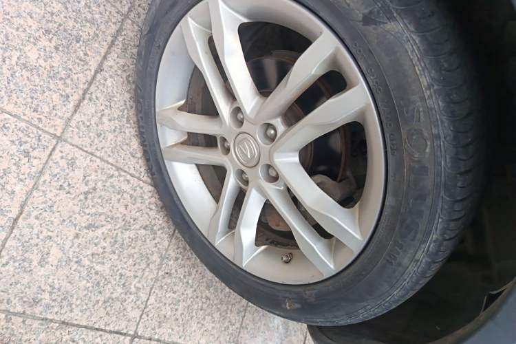 Used CHANGAN CS35 2015 1.6L Manual Luxury Model China IV Standard Right Front Wheel Hub