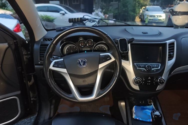 Used CHANGAN CS35 2015 1.6L Manual Luxury Model China IV Standard Steering Wheel