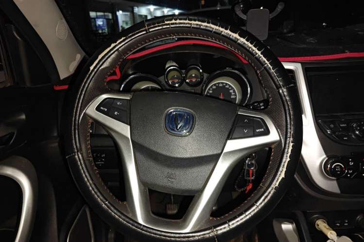 Used CHANGAN CS35 2015 1.6L Manual Luxury Model China IV Standard Steering Wheel