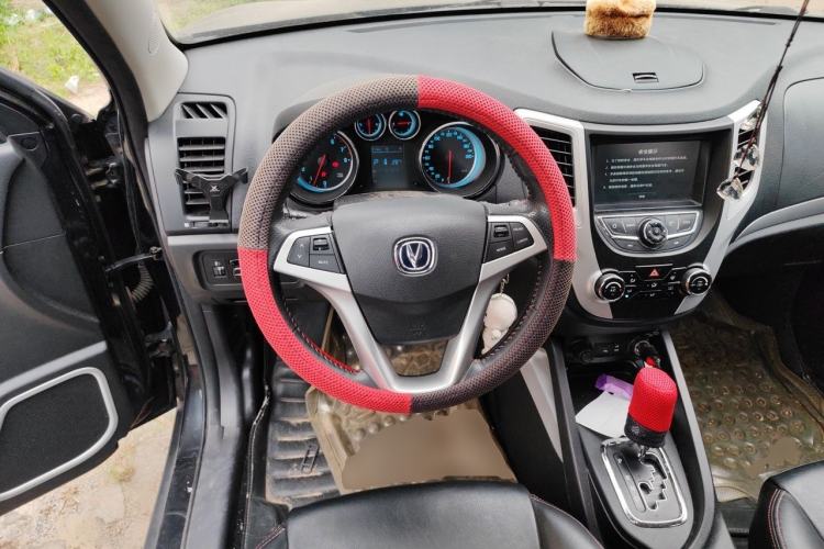 Used CHANGAN CS35 2015 1.6L Automatic Luxury Model China V Standard Steering Wheel
