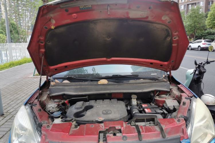 Used CHANGAN CS35 2015 1.6L Manual Luxury Model China IV Standard Engine Bay