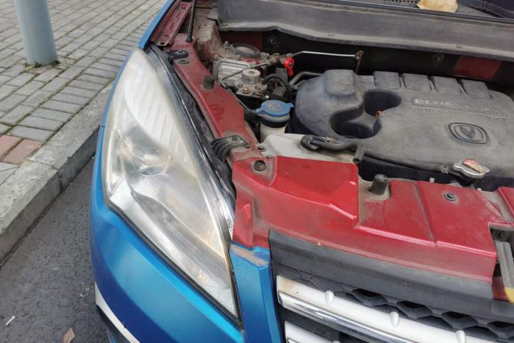 Used CHANGAN CS35 2015 1.6L Manual Luxury Model China IV Standard Engine Bay Right