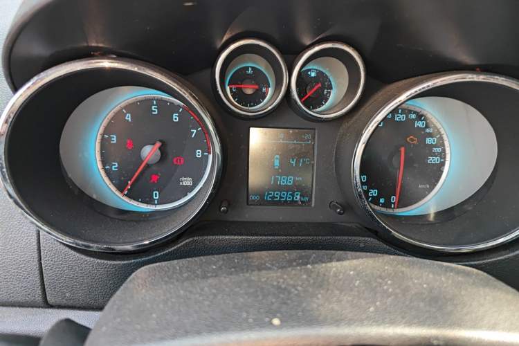 Used CHANGAN CS35 2015 1.6L Manual Luxury Model China IV Standard Instrument Cluster
