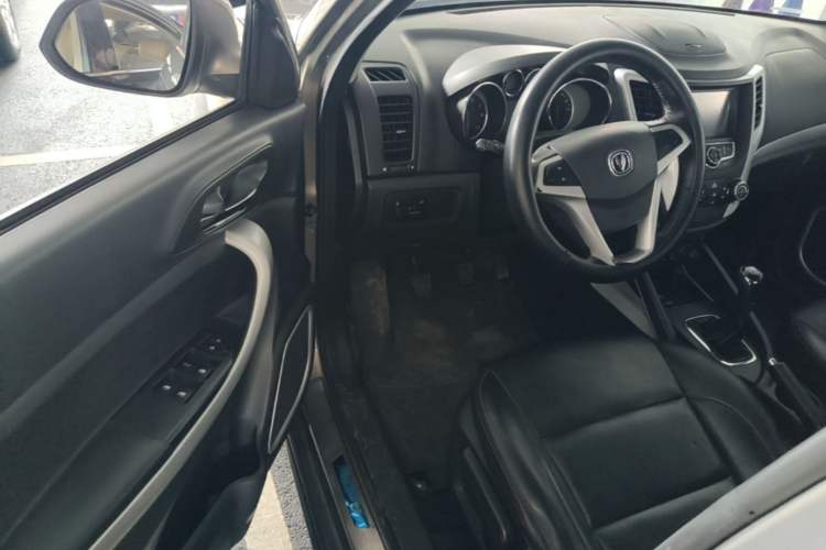 Used CHANGAN CS35 2015 1.6L Manual Luxury Model China IV Standard Driver Seat
