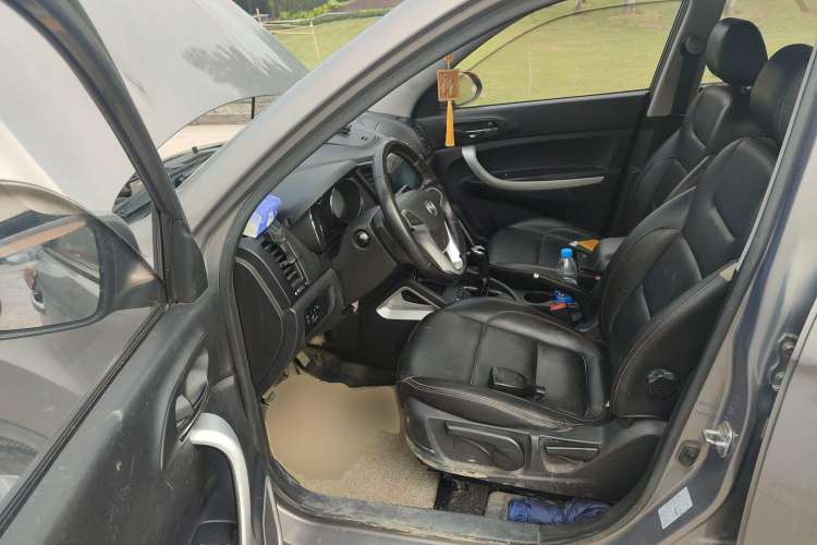 Used CHANGAN CS35 2015 1.6L Manual Luxury Model China IV Standard Driver Seat
