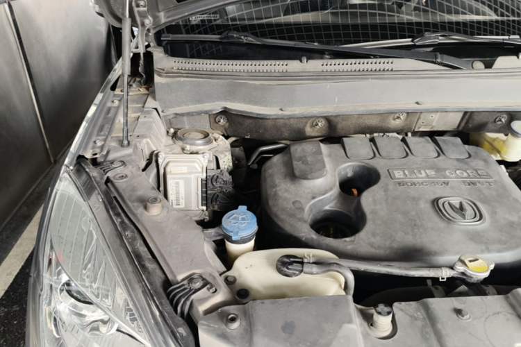 Used CHANGAN CS35 2015 1.6L Manual Luxury Model China IV Standard Engine Bay Right