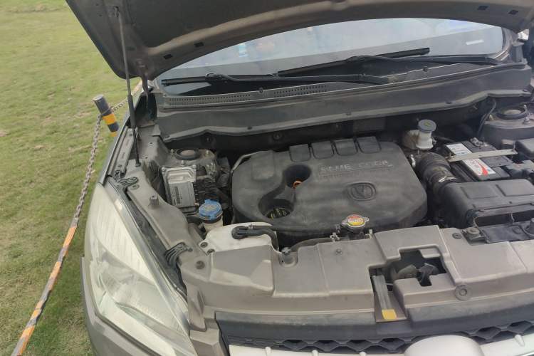 Used CHANGAN CS35 2015 1.6L Manual Luxury Model China IV Standard Engine Bay Right