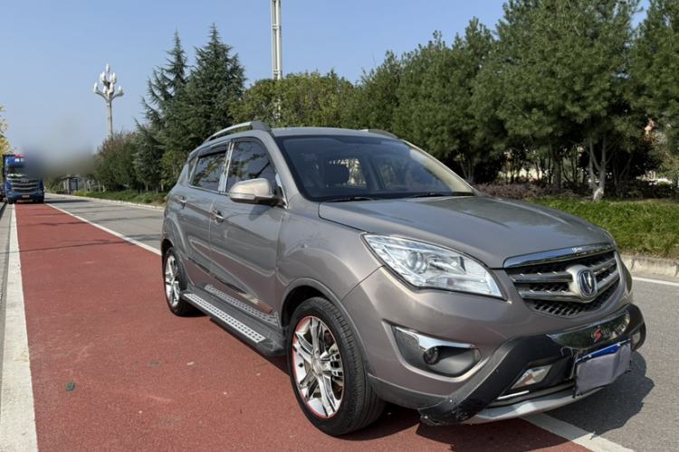 Used CHANGAN CS35 2015 1.6L Automatic Luxury Model China IV Standard Exterior 2