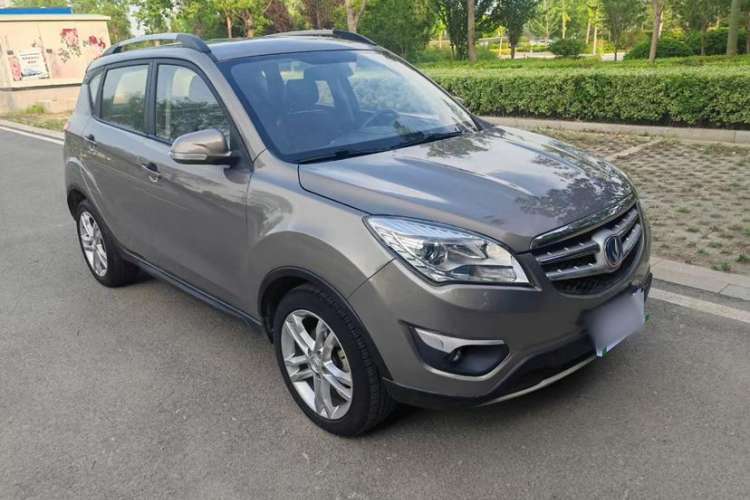 Used CHANGAN CS35 2015 1.6L Manual Luxury Model China IV Standard Exterior 2