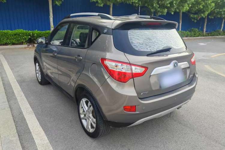 Used CHANGAN CS35 2015 1.6L Manual Luxury Model China IV Standard Exterior 3