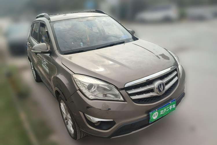 Used CHANGAN CS35 2015 1.6L Manual Luxury Model China IV Standard Front Right 45 Deg