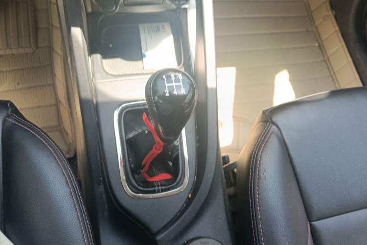 Used CHANGAN CS35 2015 1.6L Manual Luxury Model China IV Standard Gear Lever