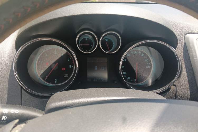 Used CHANGAN CS35 2015 1.6L Manual Luxury Model China IV Standard Instrument Cluster
